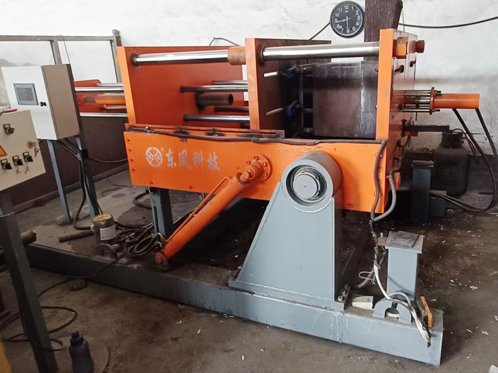 翻轉重力澆鑄機